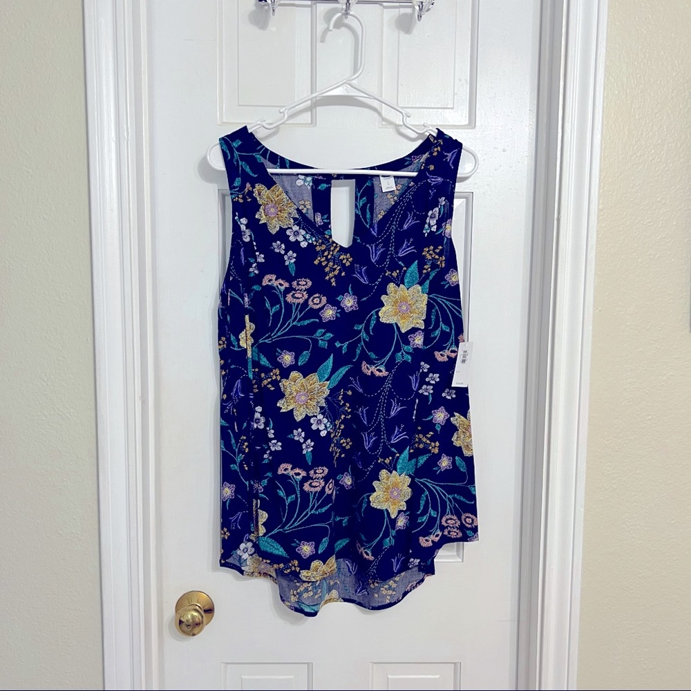 Old Navy Sleeveless V-neck Top Size Large